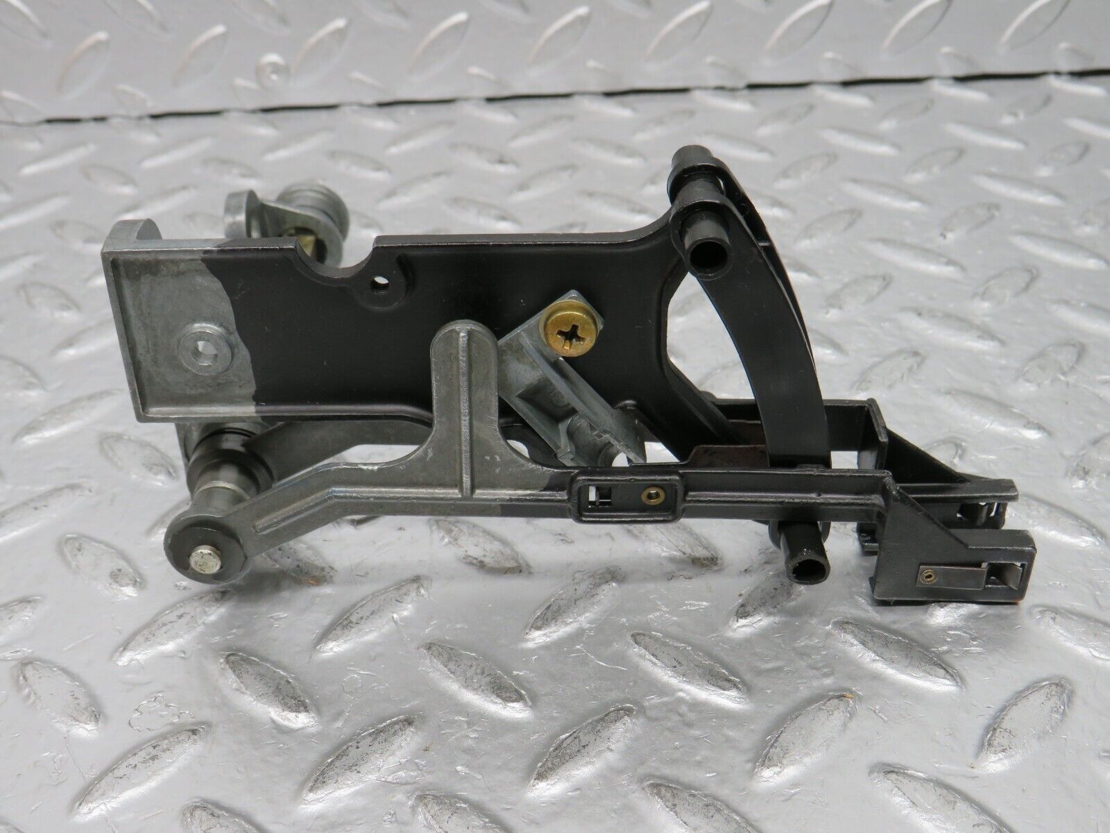 32277 Mercedes-Benz C107 350SLC Coupe Coupe Heater Control Mechanism