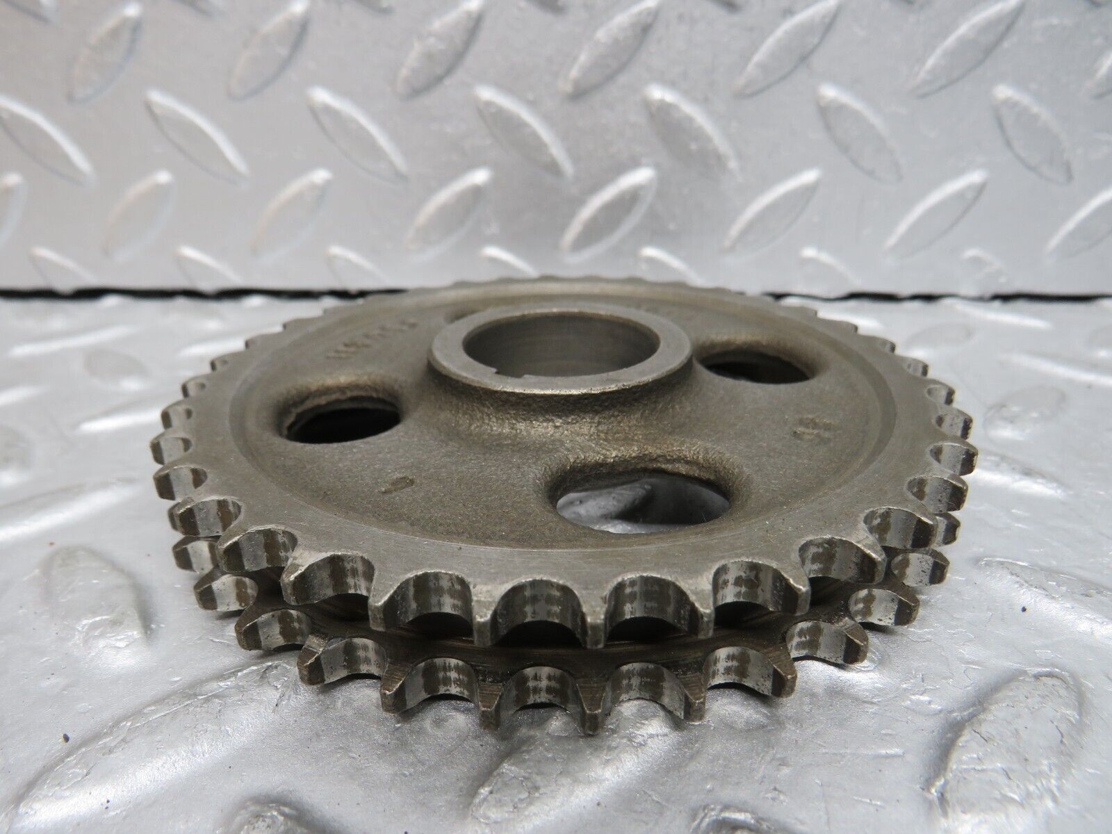 37608 Mercedes-Benz W109 300SEL Camshaft Timing Gear 1160520601