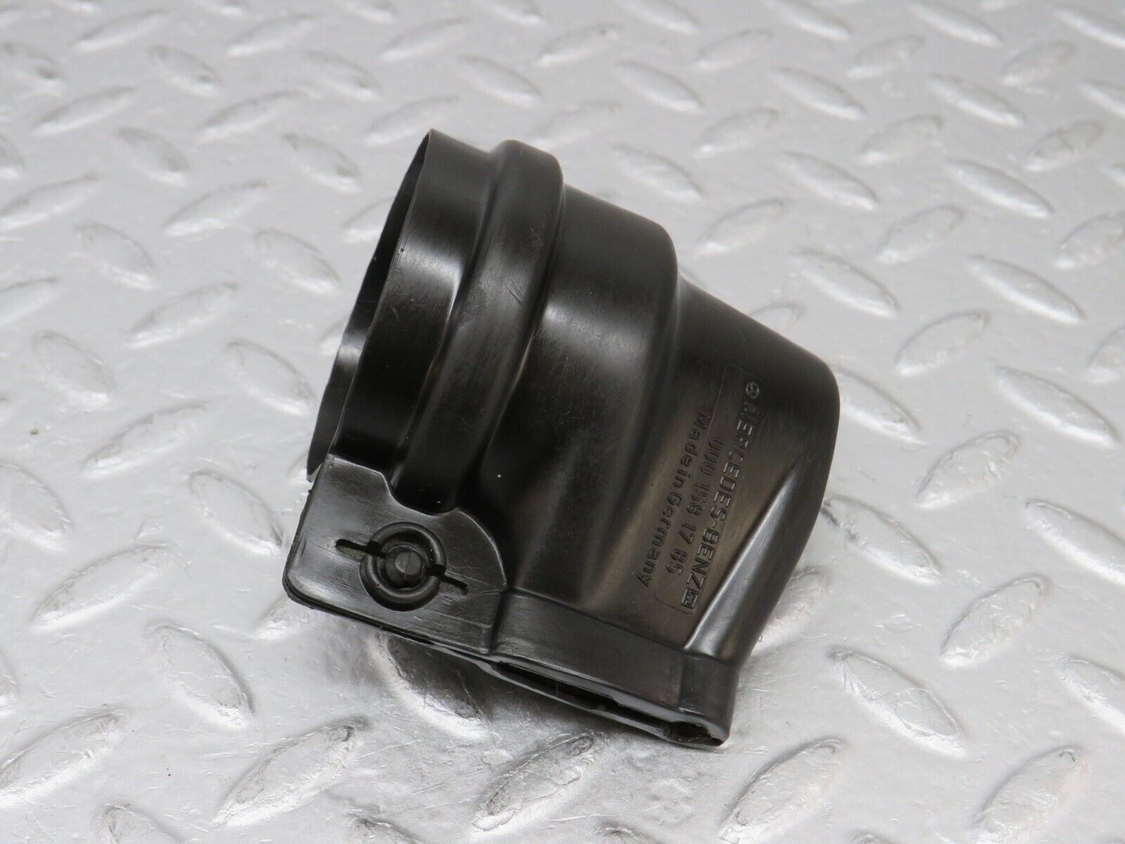 36569 Mercedes-Benz W201 190E 2.0L Ignition Coil Protective Cap 0001581785