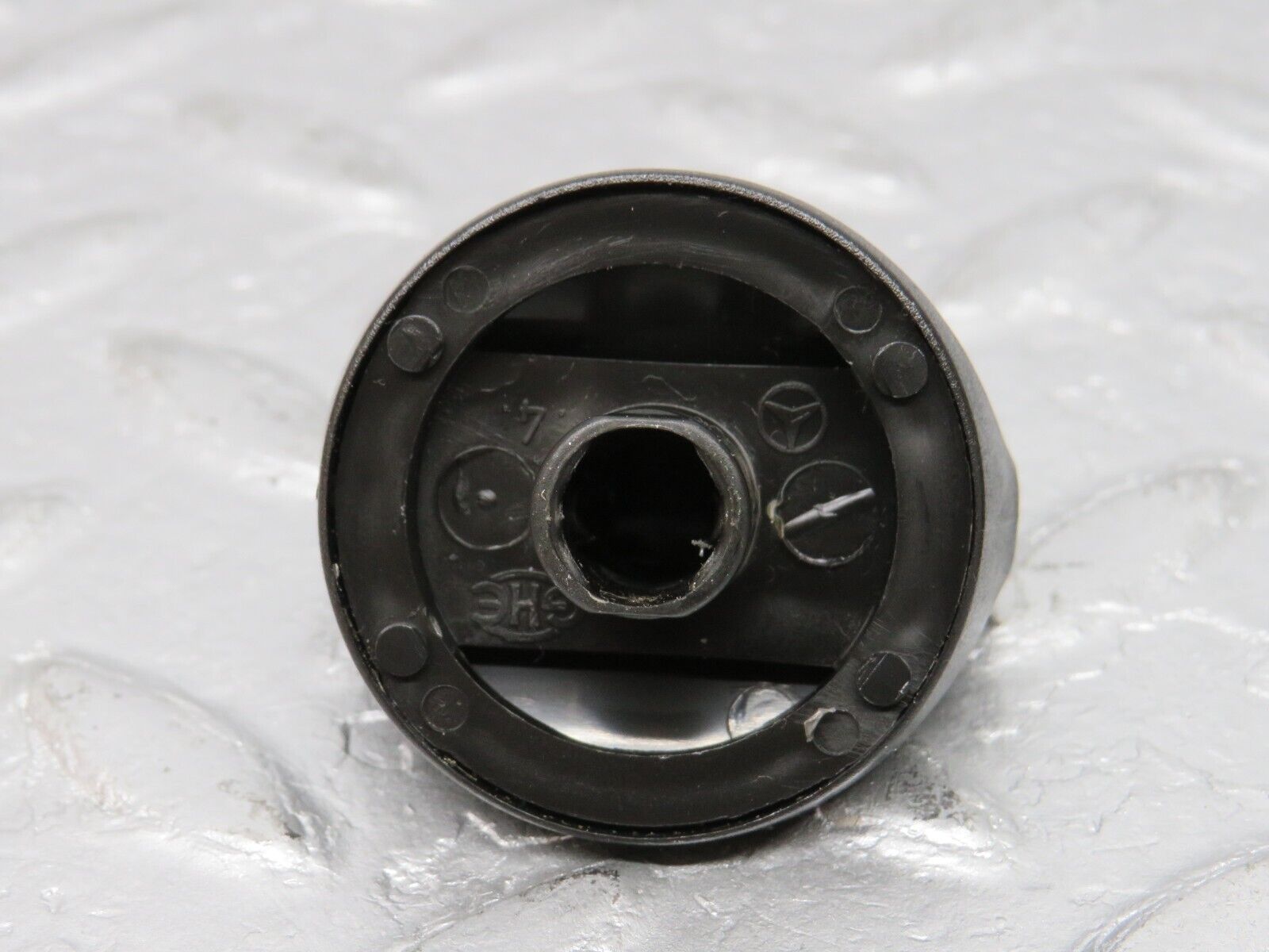 38845 Mercedes-Benz W201 190E 2.6L Heater Control Knob Set