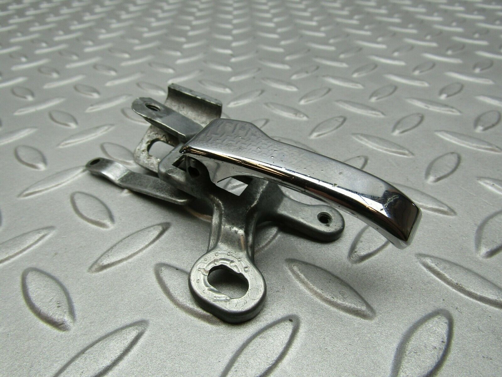 3299 Mercedes-Benz W108 280SE Chrome Door Handle Left 1157660119