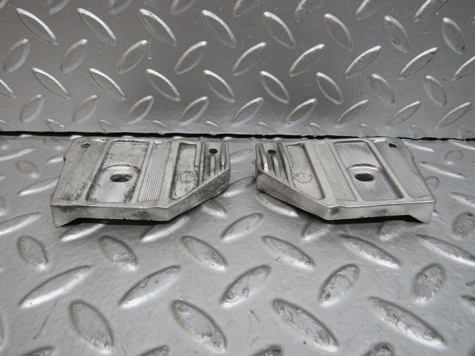 29125 Mercedes-Benz C124 320CE Window Guide Pad Pair 1247250232 1247250132