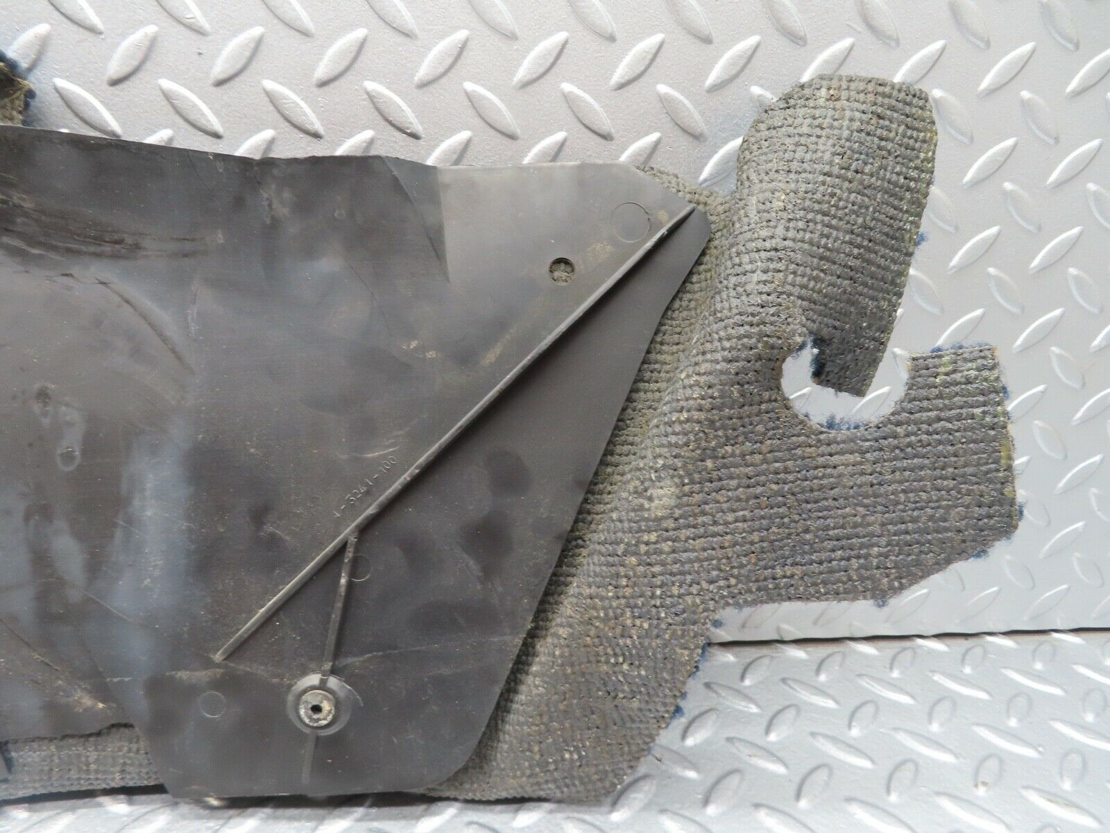 18133 Mercedes-Benz W123 200 Centre Console Carpet Blue Left Side