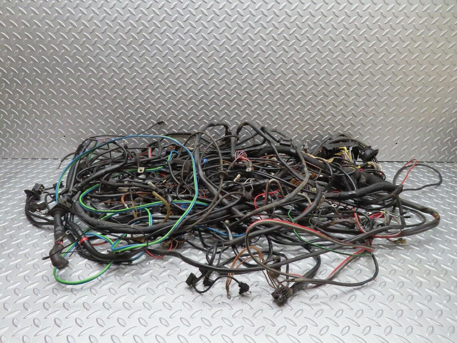 7044 Mercedes-Benz W123 230E Engine Chassis Body Wire Wiring Harness