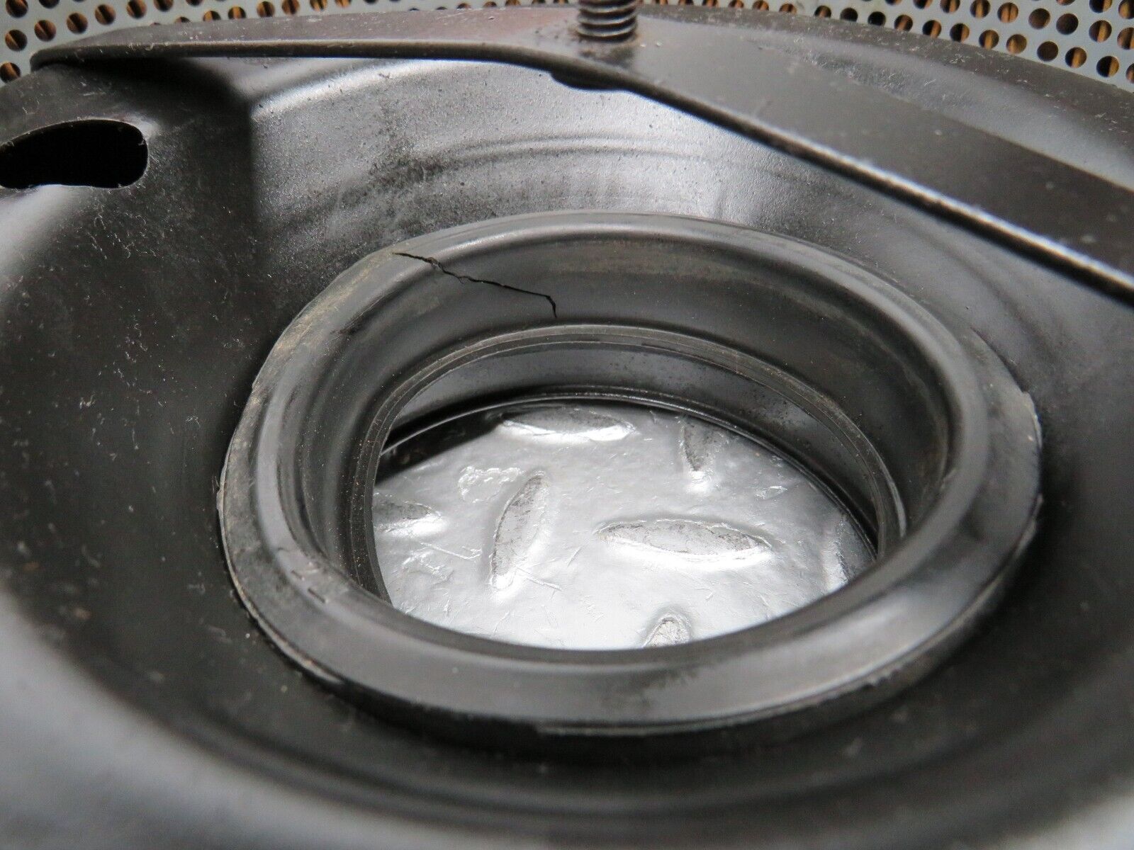 0850 Mercedes-Benz C107 350SLC Coupe Air Filter Housing 4515785126