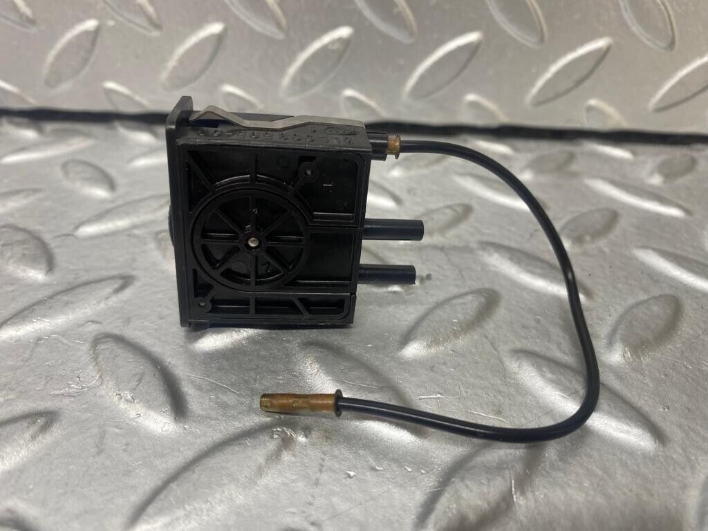 35182 Mercedes-Benz W221 Headlight Level Switch 0008000773