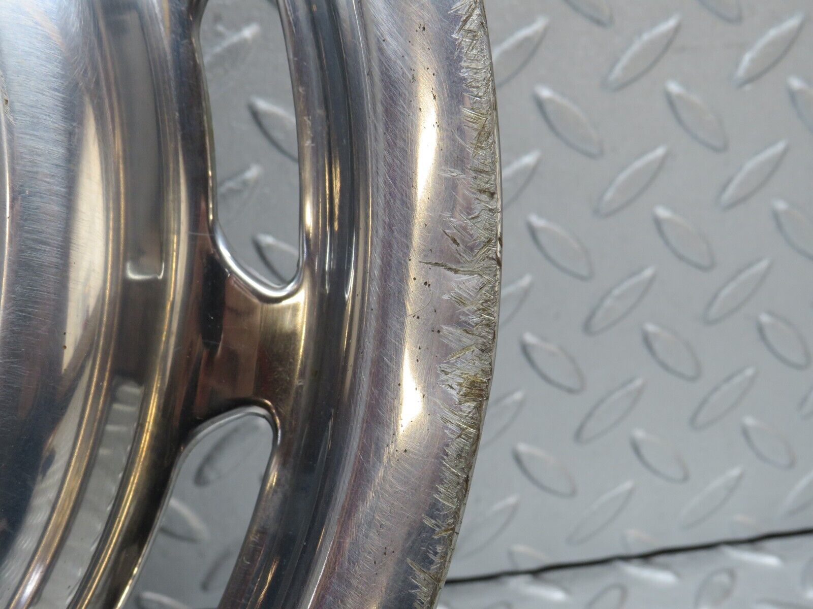 37466 Mercedes-Benz W109 300SEL Wheel Hub Cap 14"