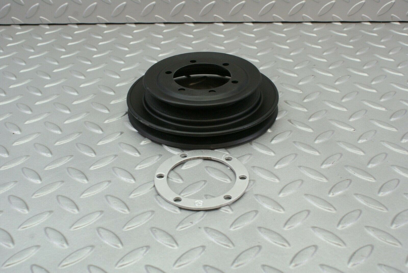 2084 Mercedes-Benz W123 230E Crankshaft Pulley 1020320404