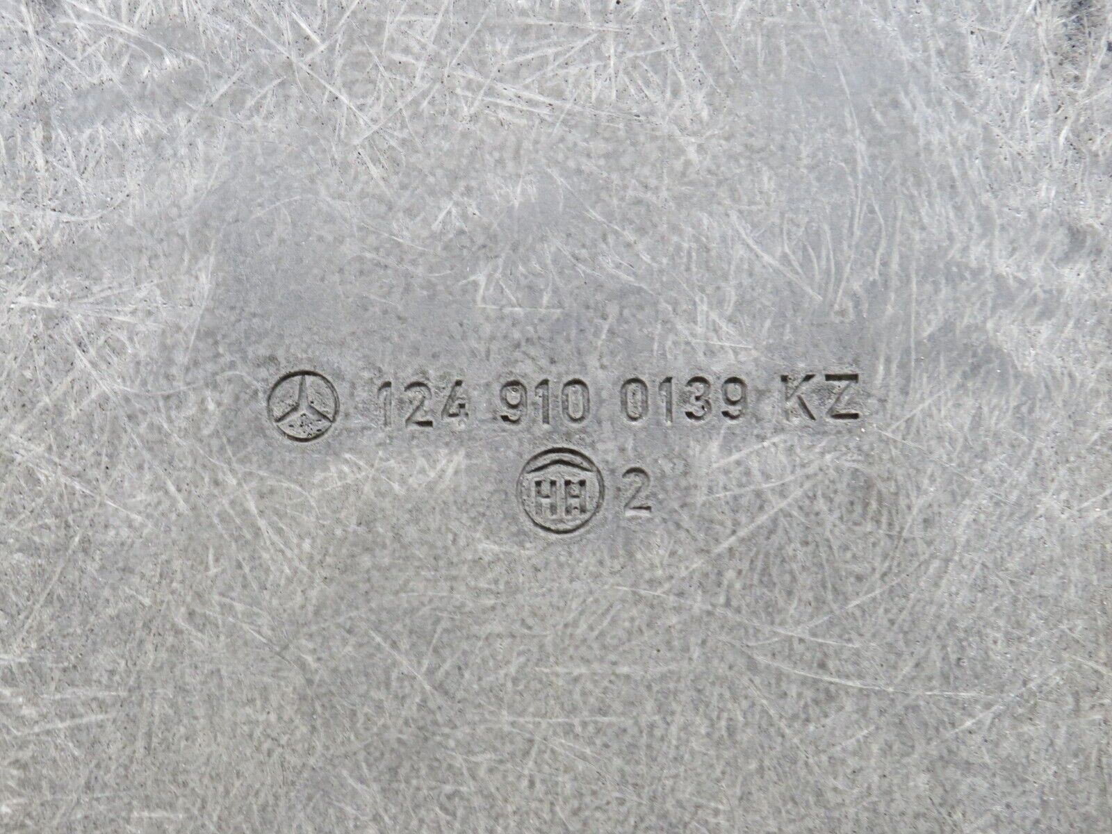 29484 Mercedes-Benz W124 230E Front Right Driver Seat Rear Cover 1249100139