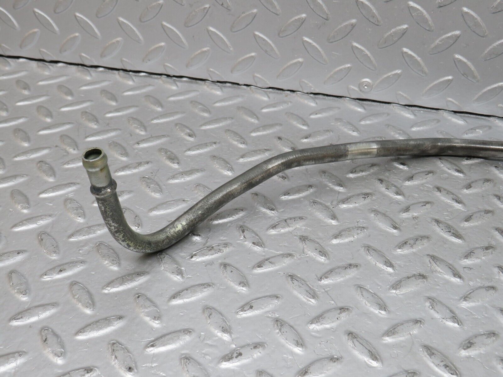 36308 Mercedes-Benz W126 420SE Oil Pipe Line