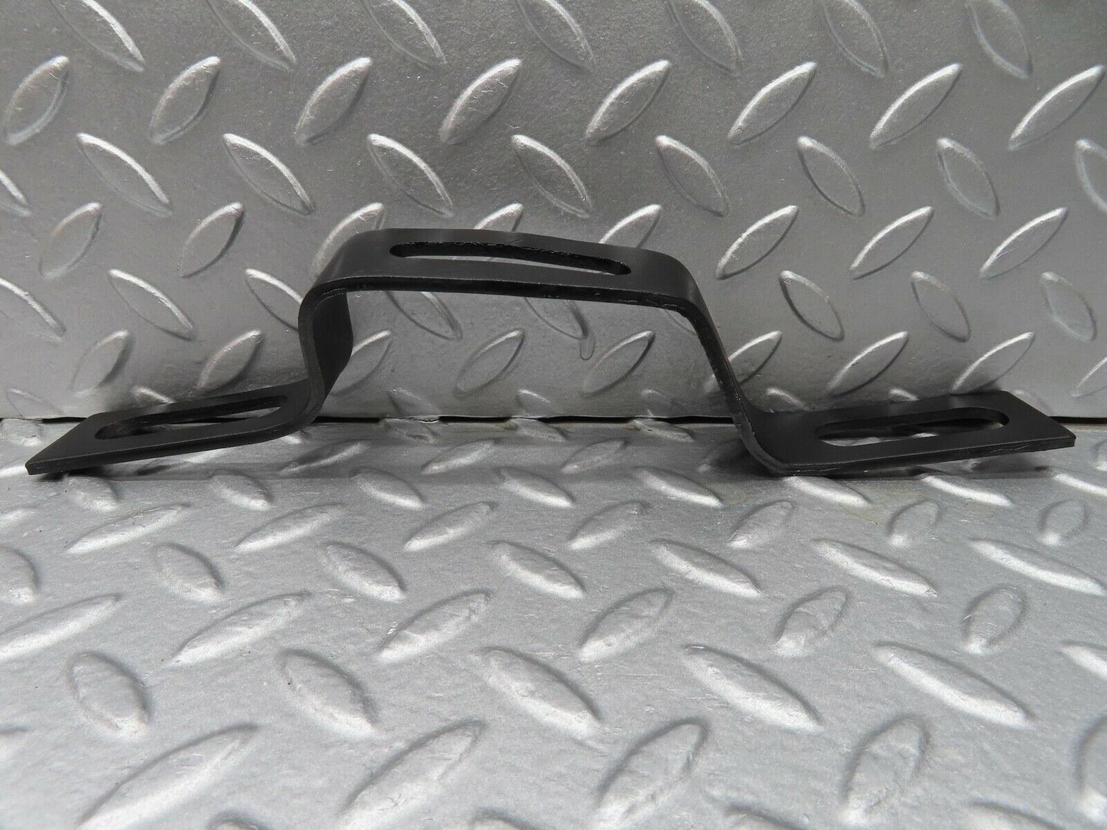 13990 Mercedes-Benz C107 280SLC Front Bumper Bracket