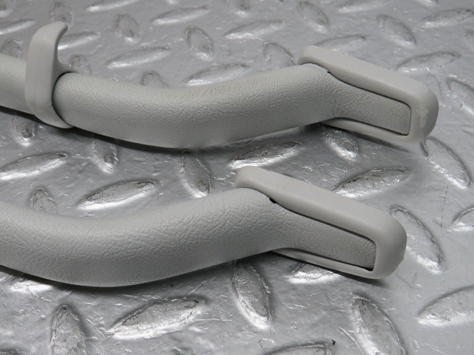 32551 Mercedes-Benz S124 300TE Wagon Rear Interior Roof Grab Handle Pair
