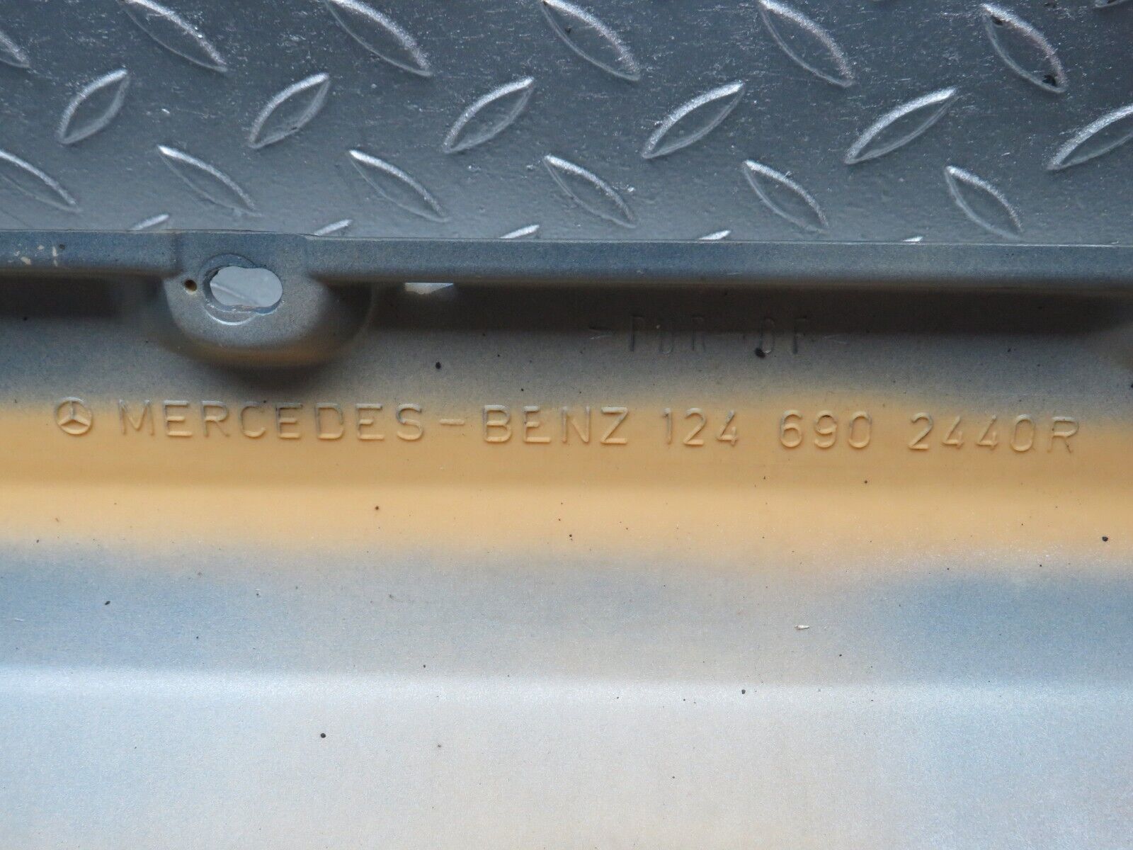 31916 Mercedes-Benz S124 220TE Wagon Side Skirt Right Side 1246902440