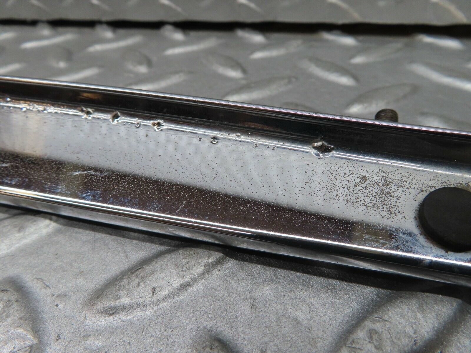 17618 Mercedes-Benz W116 450SEL Trunk Lid Chrome Moulding Trim Pair