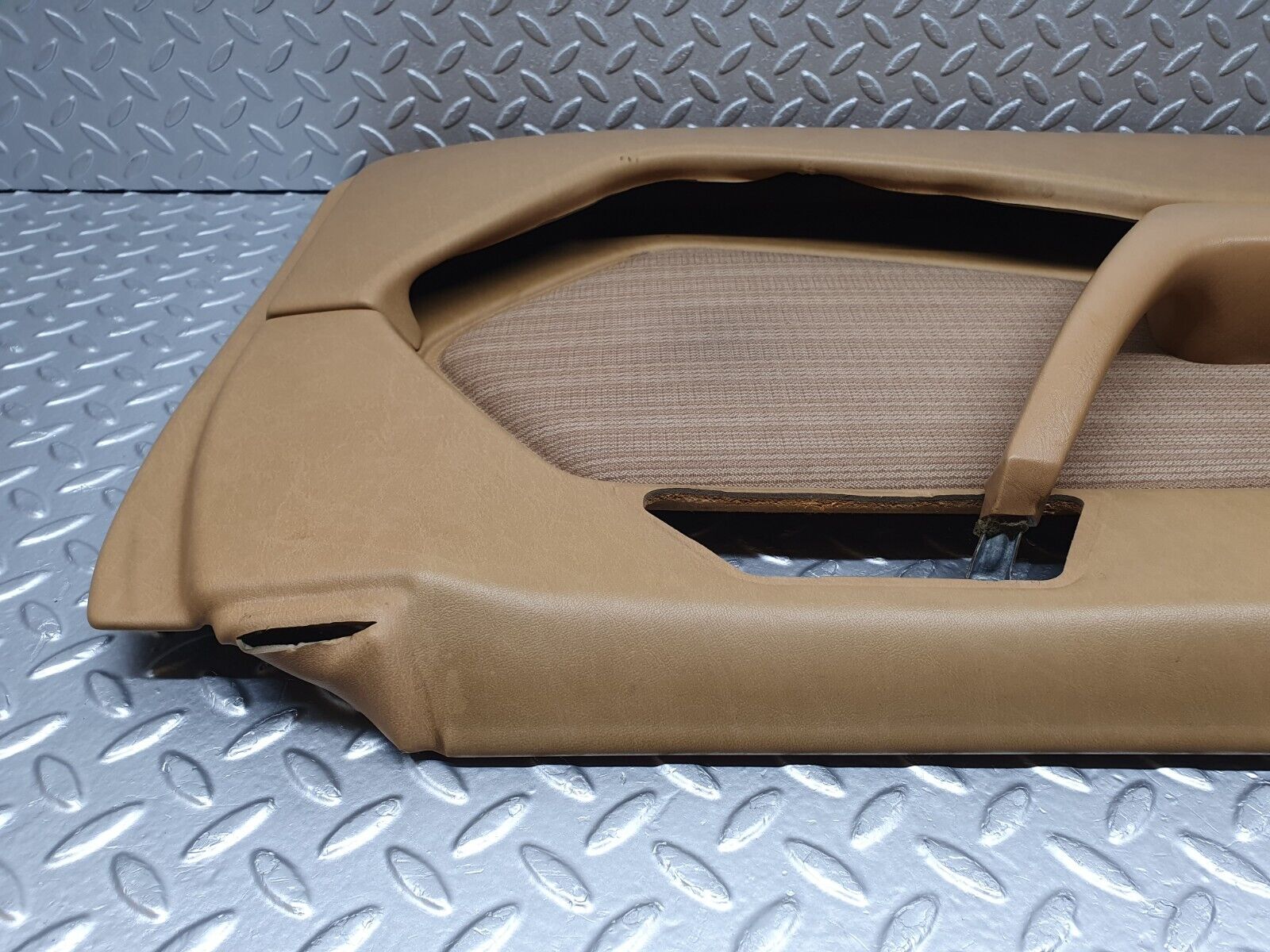 41483 Mercedes-Benz W124 200E Front Left Door Card Palomino