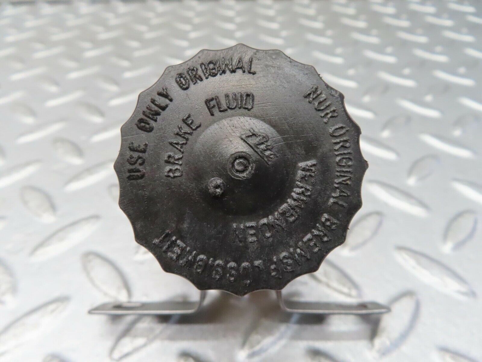 13185 Mercedes-Benz W111 220S Brake Fluid Reservoir Tank