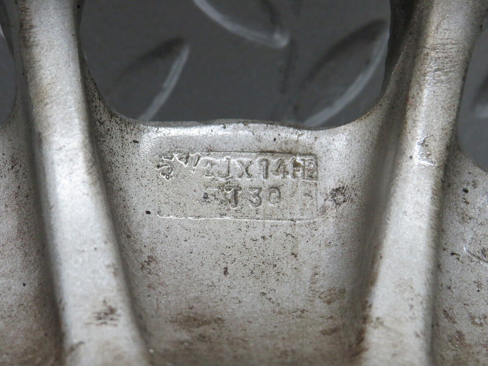 29620 Mercedes-Benz W123 Alloy Wheel Set Mexican Hat 5.5Jx14H2 ET30 1234001702