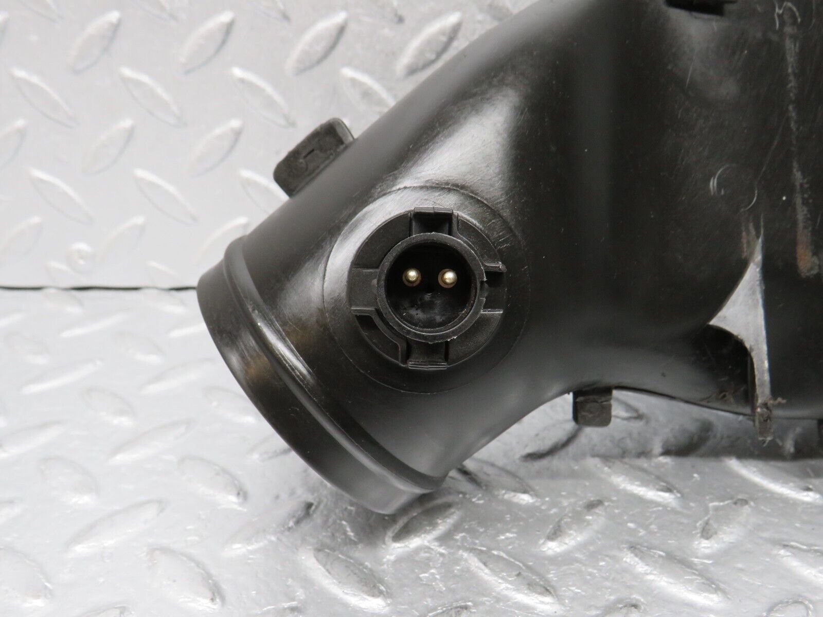 38779 Mercedes-Benz W201 190E 2.6L Air Intake Suction Pipe With Temperature Sensor 1030940511 0280130047