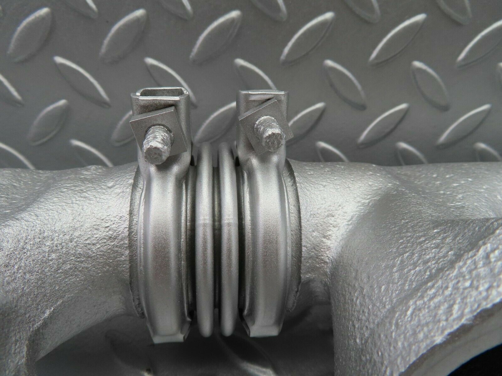 6331 Mercedes-Benz W126 380SE Exhaust Manifold Left Side 1161422902