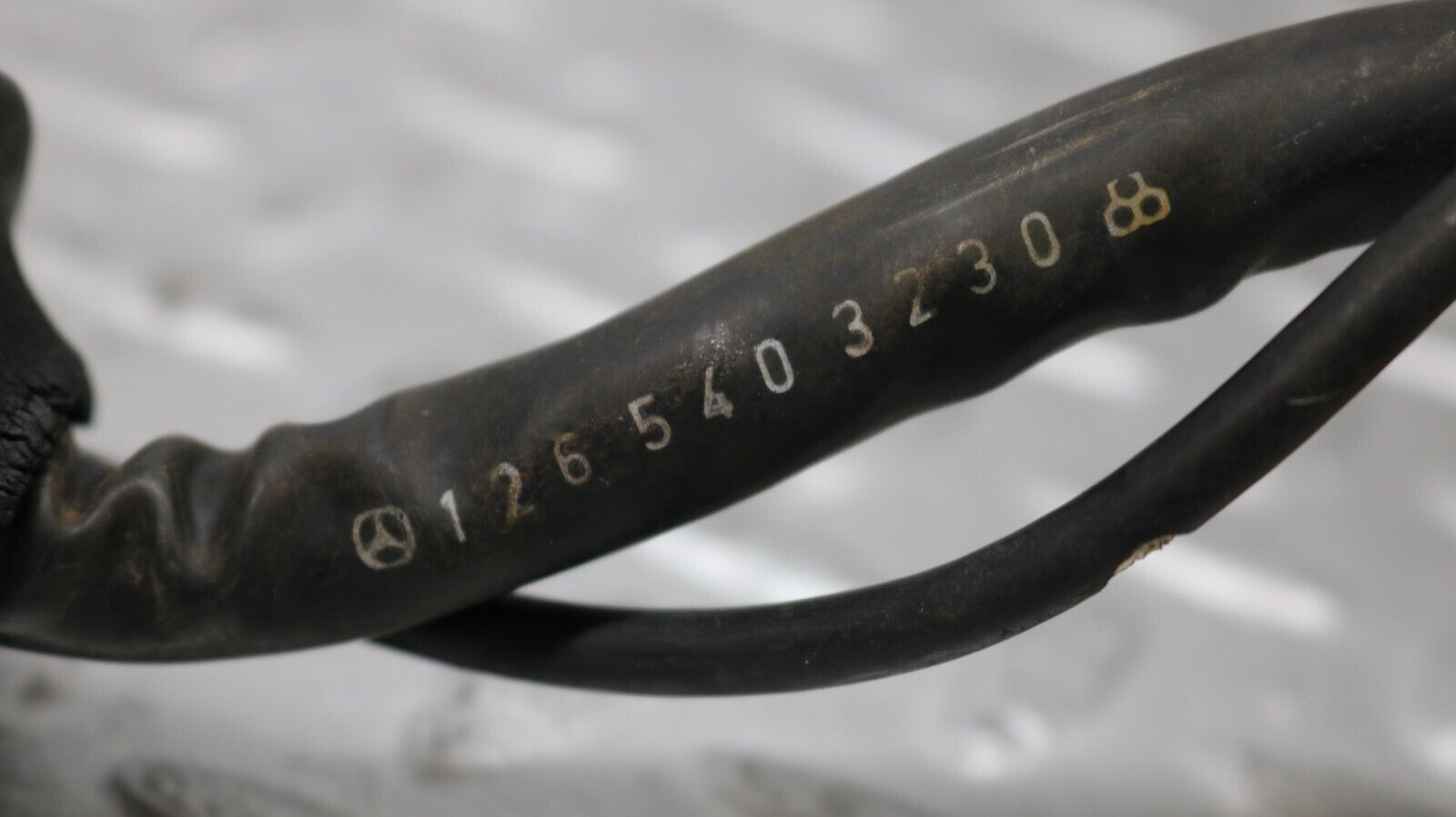 37196 Mercedes-Benz C126 420SEC Coupe Battery Positive Wire Cable 1265403230 1155460035