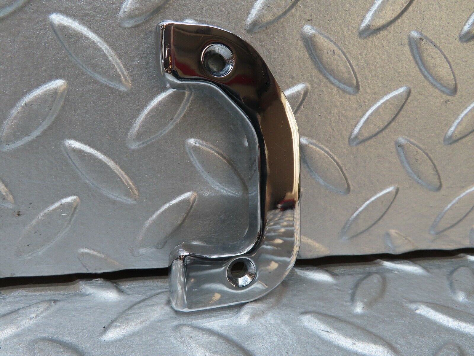 17547 Mercedes-Benz W116 450SEL Left Door Interior Chrome Latch Trim