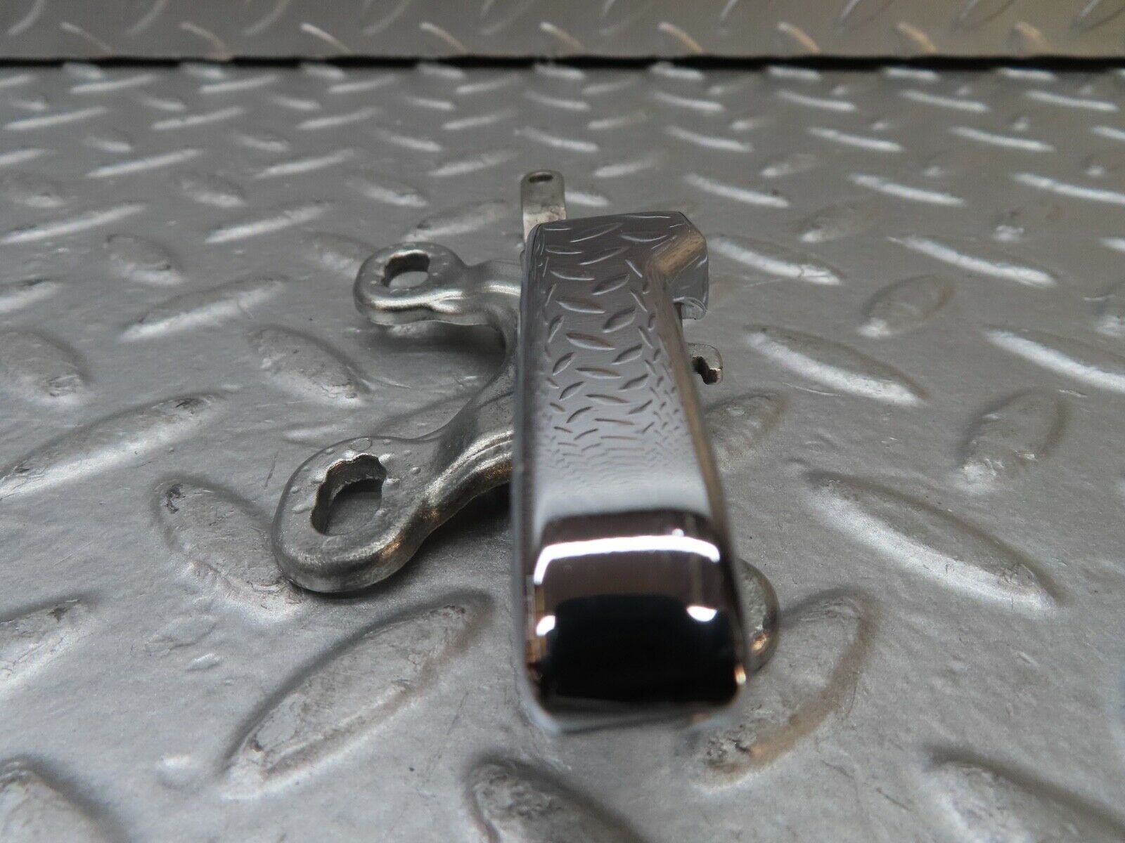 20842 Mercedes-Benz W114 250CE Coupe Left Interior Door Handle 1107660319