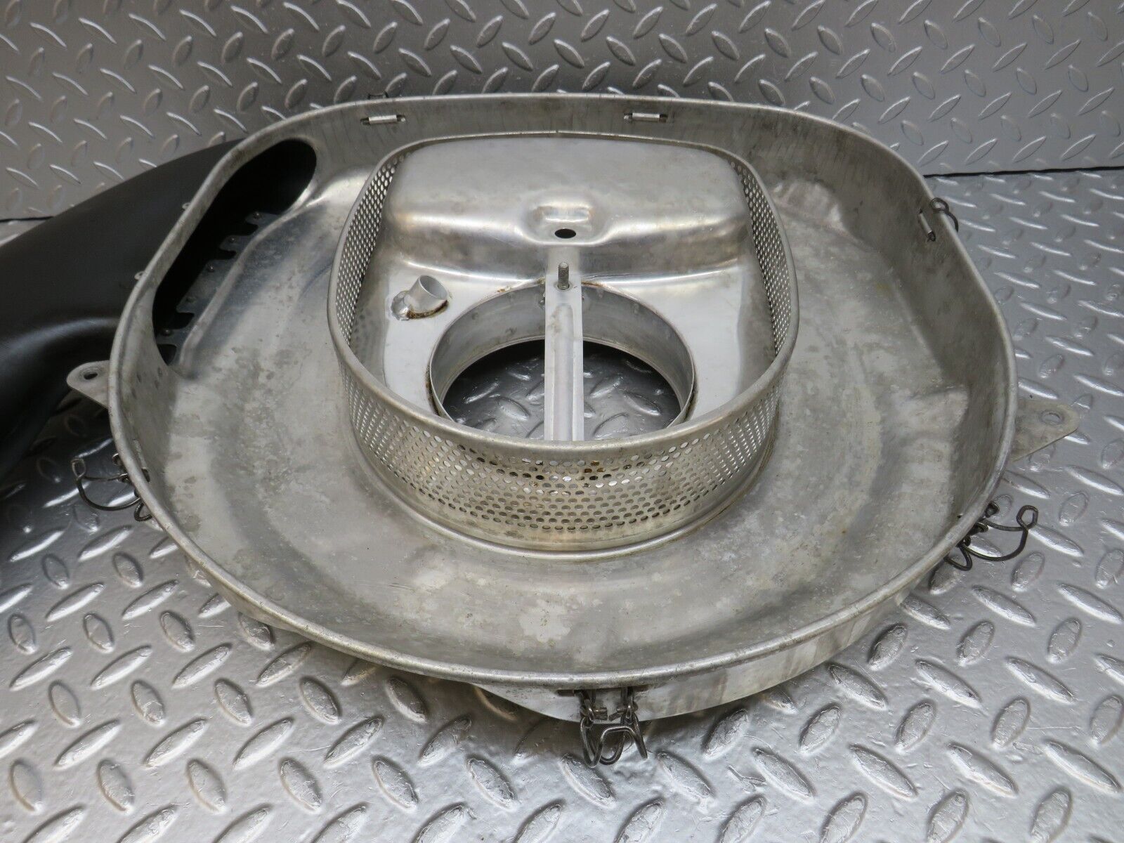 34285 Mercedes-Benz C126 380SEC Coupe Aluminium Air Filter Box Housing 0100948602