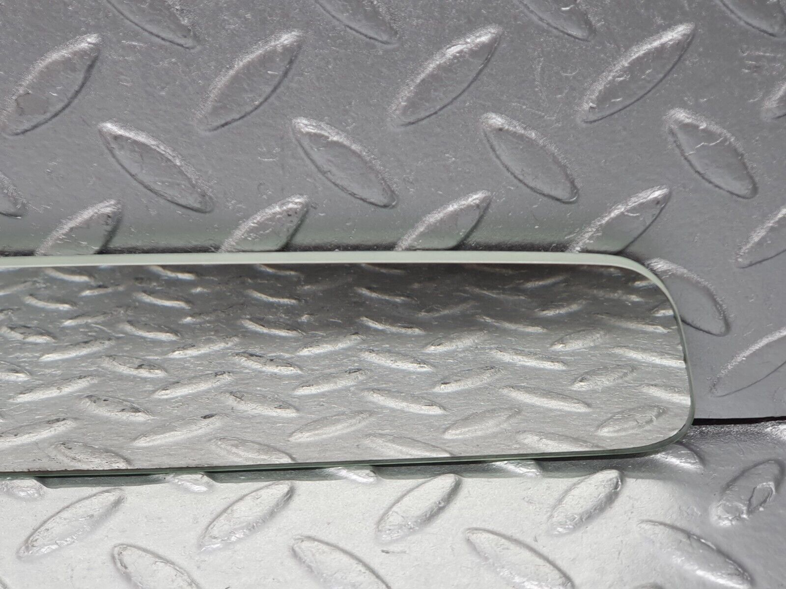 40748 Mercedes-Benz W123 300D Rear View Mirror Glass