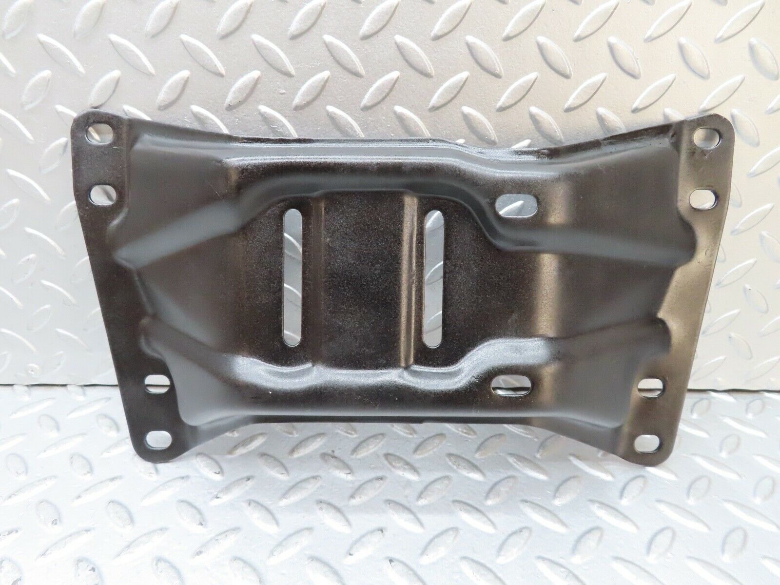17595 Mercedes-Benz W116 450SEL Gearbox Mount Bracket