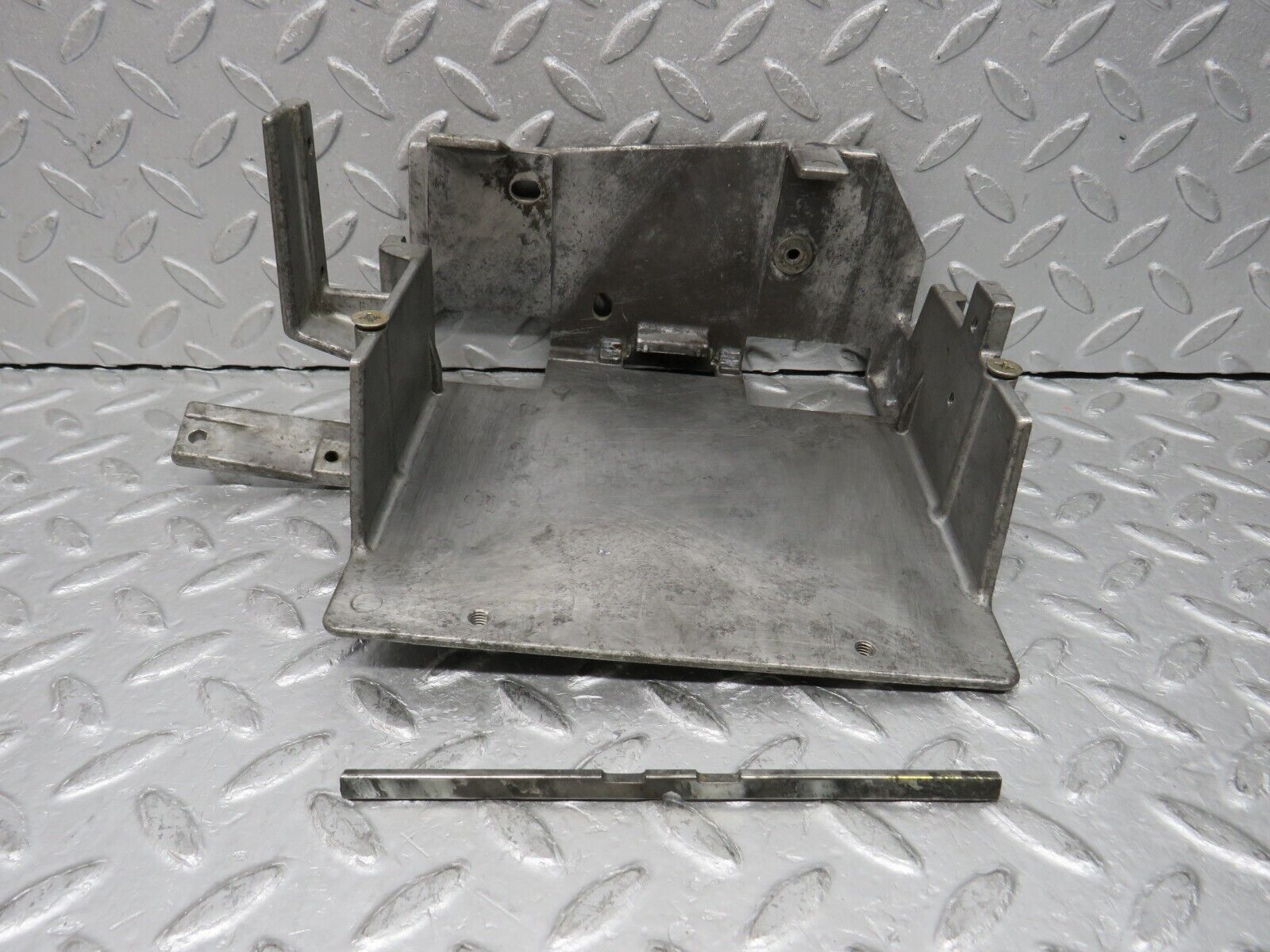 37780 Mercedes-Benz A124 320E Cabriolet Engine Control Unit Tray Bracket 1245404973