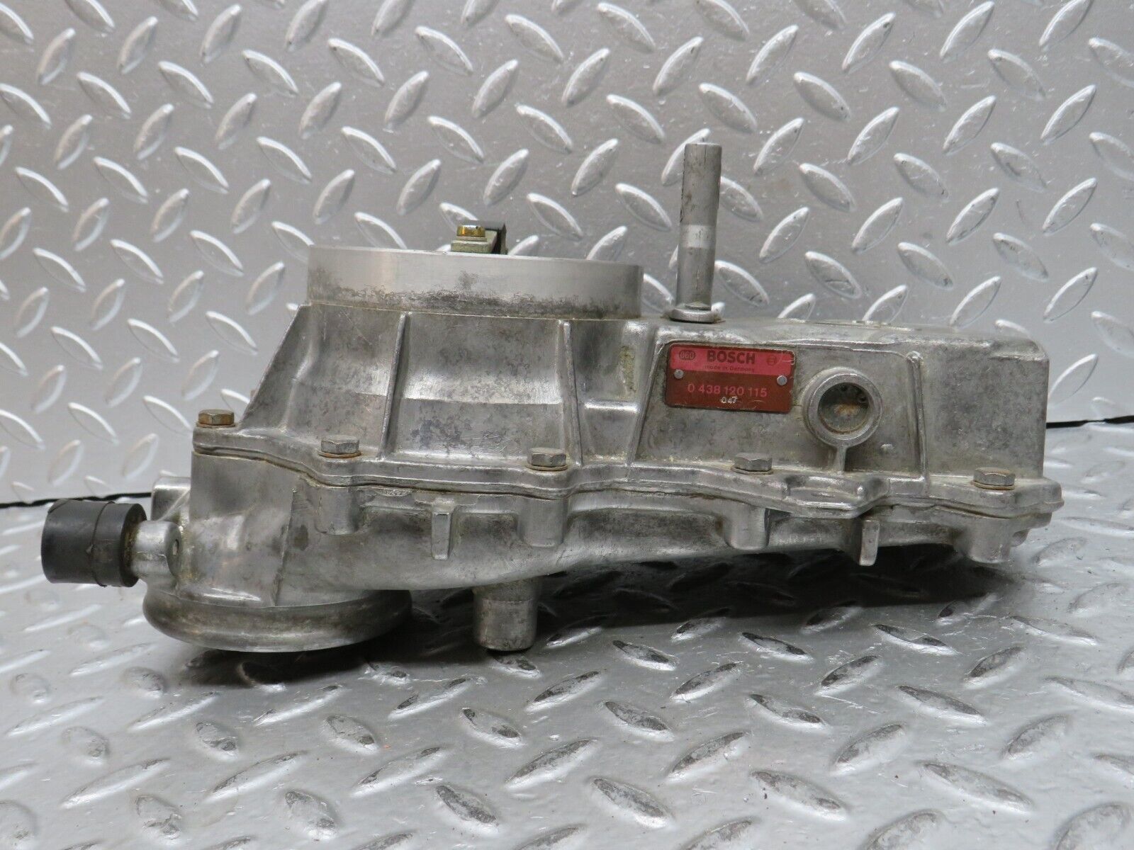 28042 Mercedes-Benz W123 280E Air Flow Mass Meter Sensor Bosch 1101410790