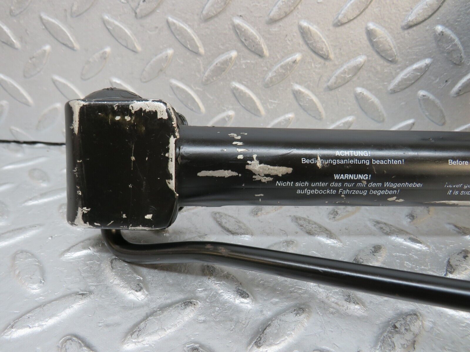 37970 Mercedes-Benz A124 320E Cabriolet Car Jack 1245830115