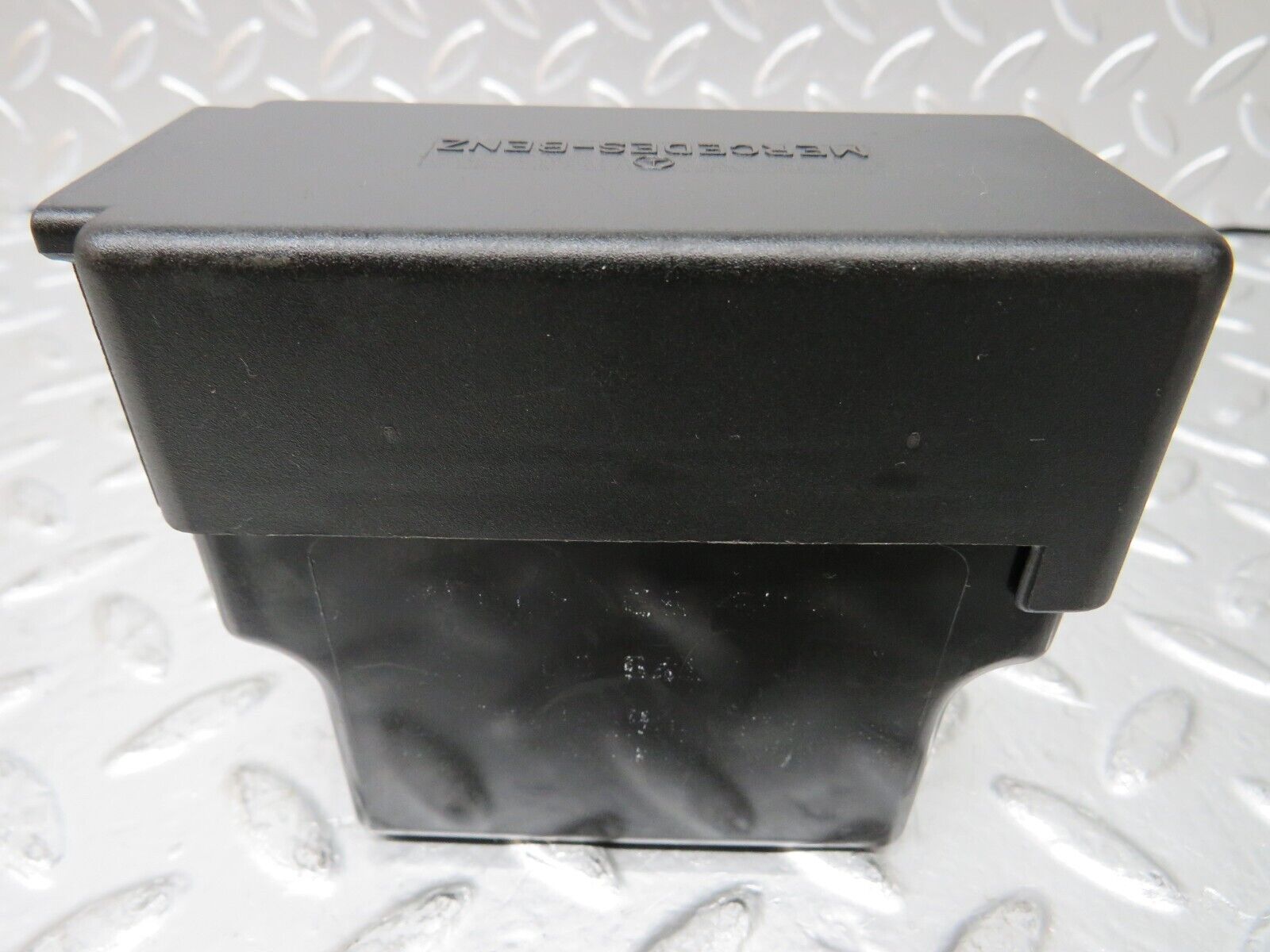 25247 Mercedes-Benz W201 190D Heater Plug Timer Relay Cover 0005454145