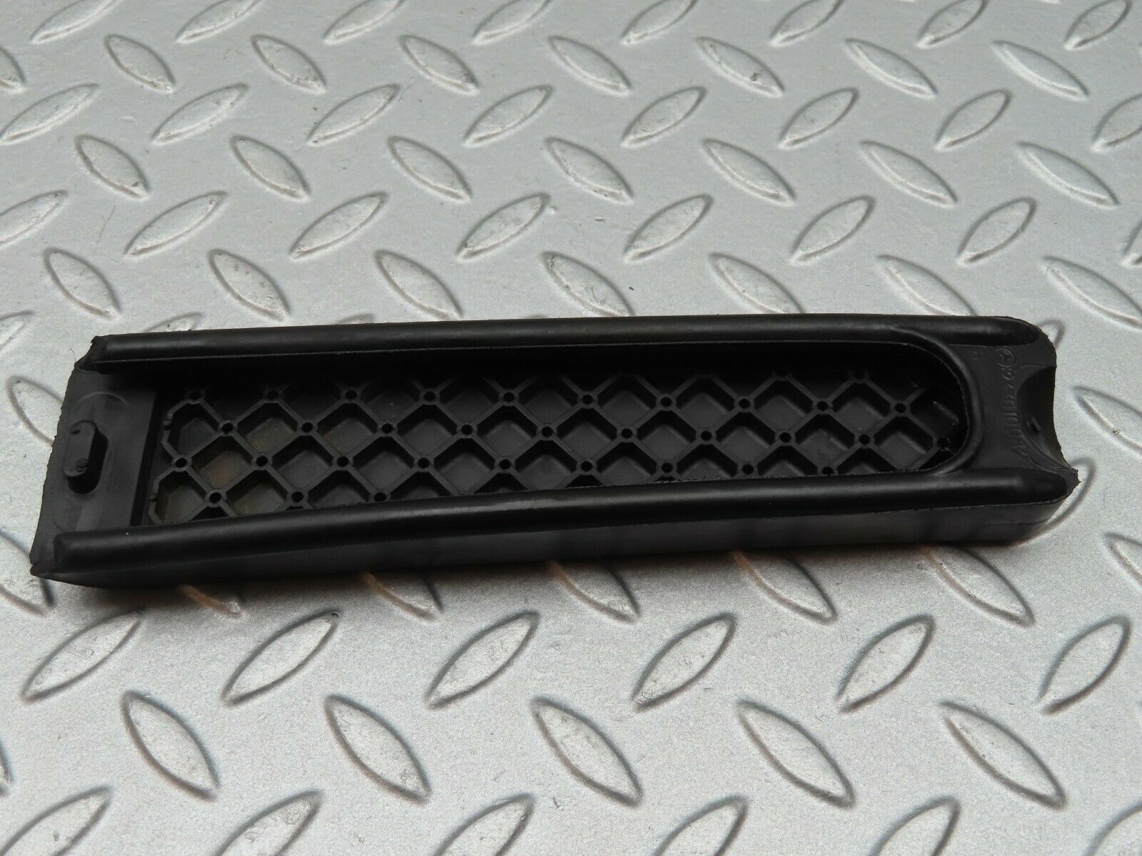 3936 Mercedes-Benz S123 200T Wagon Accelerator Pedal Rubber 1233010082