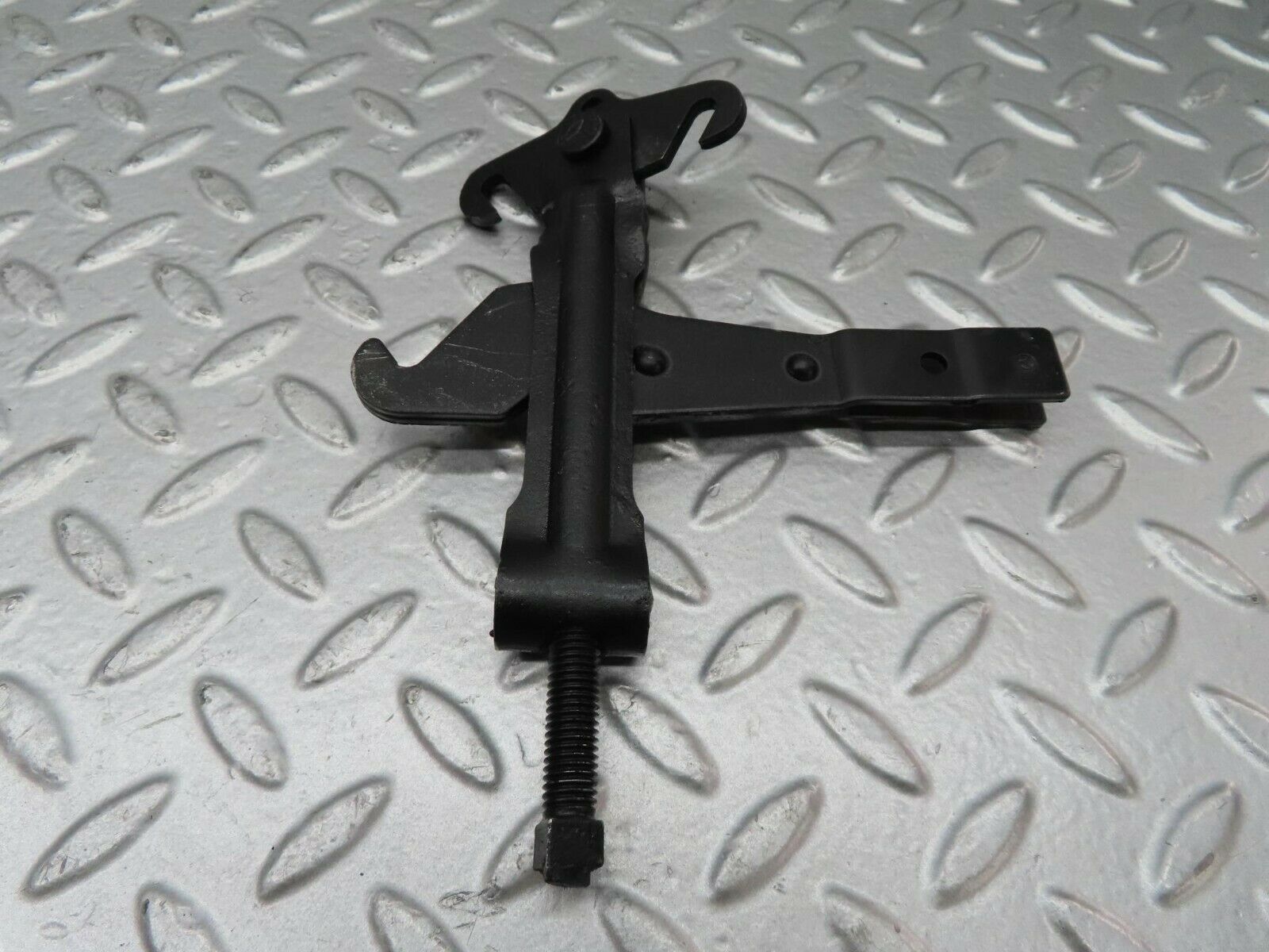 15256 Mercedes-Benz W123 230E Handbrake Regulator