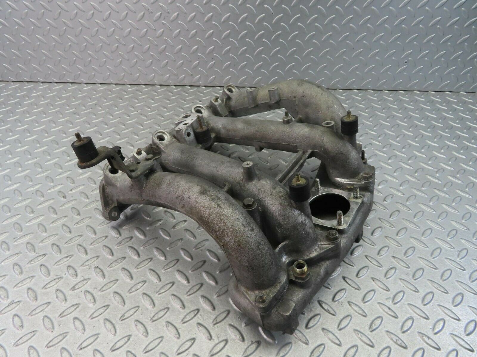 8683 Mercedes-Benz W123 Intake Manifold 1021410301