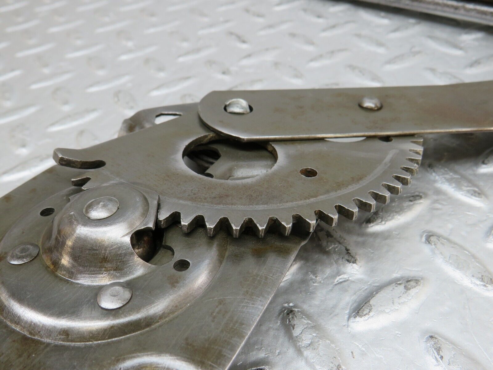 35758 Mercedes-Benz W108 Rear Right Manual Window Regulator