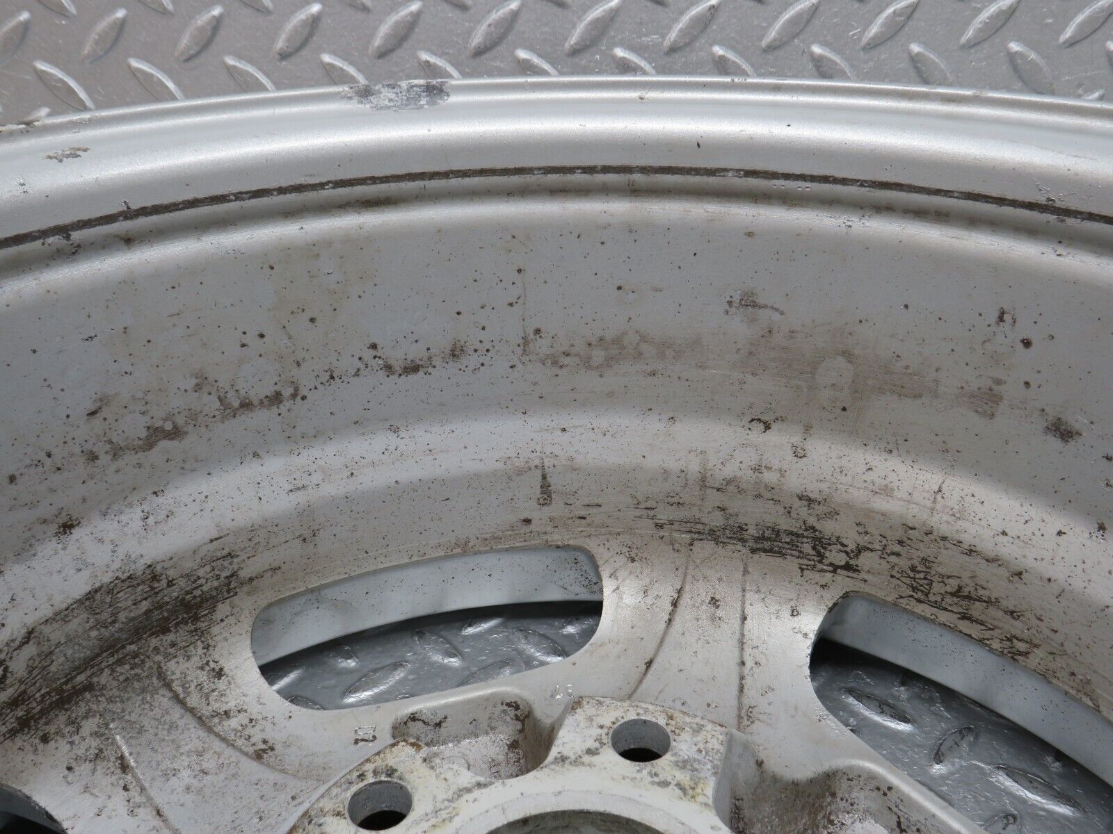 38188 Mercedes-Benz A124 Alloy Wheel 7Jx15H2 ET37 KBA44301