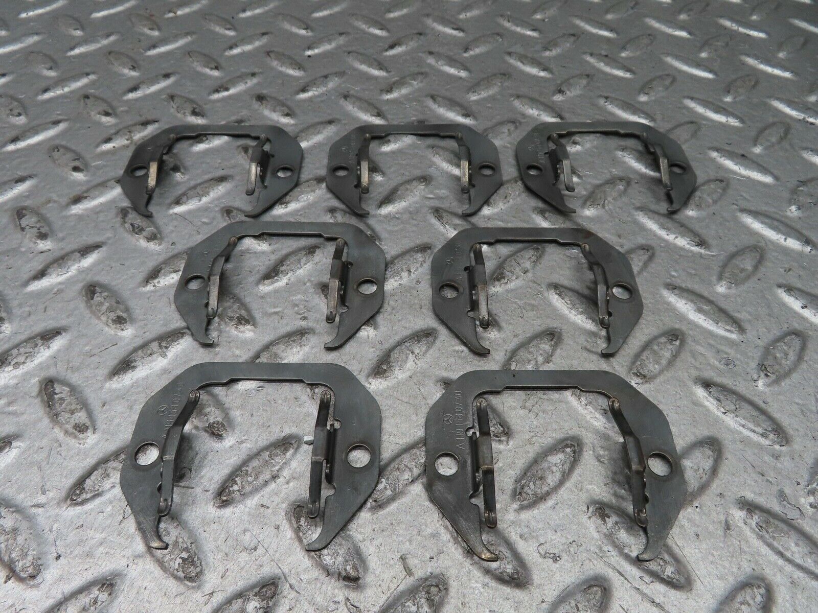 19619 Mercedes-Benz C140 CL420 Coupe Ignition Coil Mount Bracket 1191580740