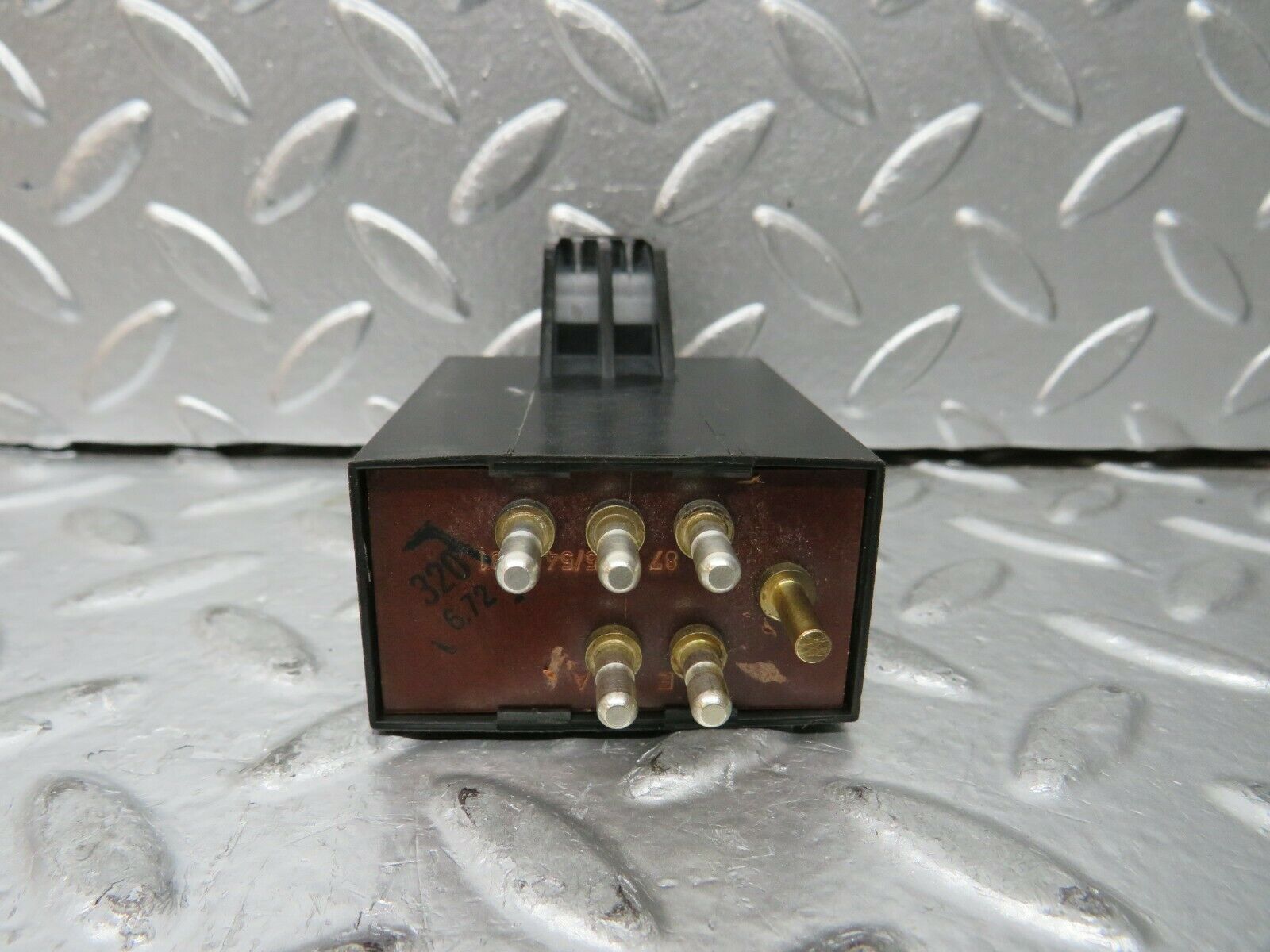 23542 Mercedes-Benz W114 280E Rear Heated Window Relay 1078200110