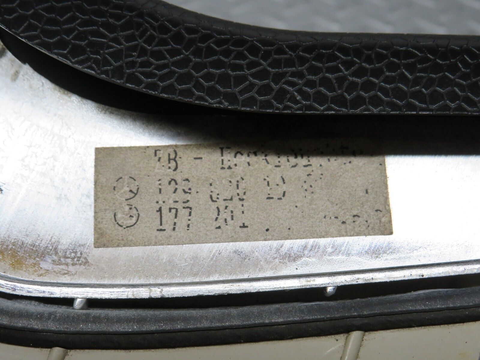 38354 Mercedes-Benz R129 280SL Coupe Tail Light Left Side 1298201964