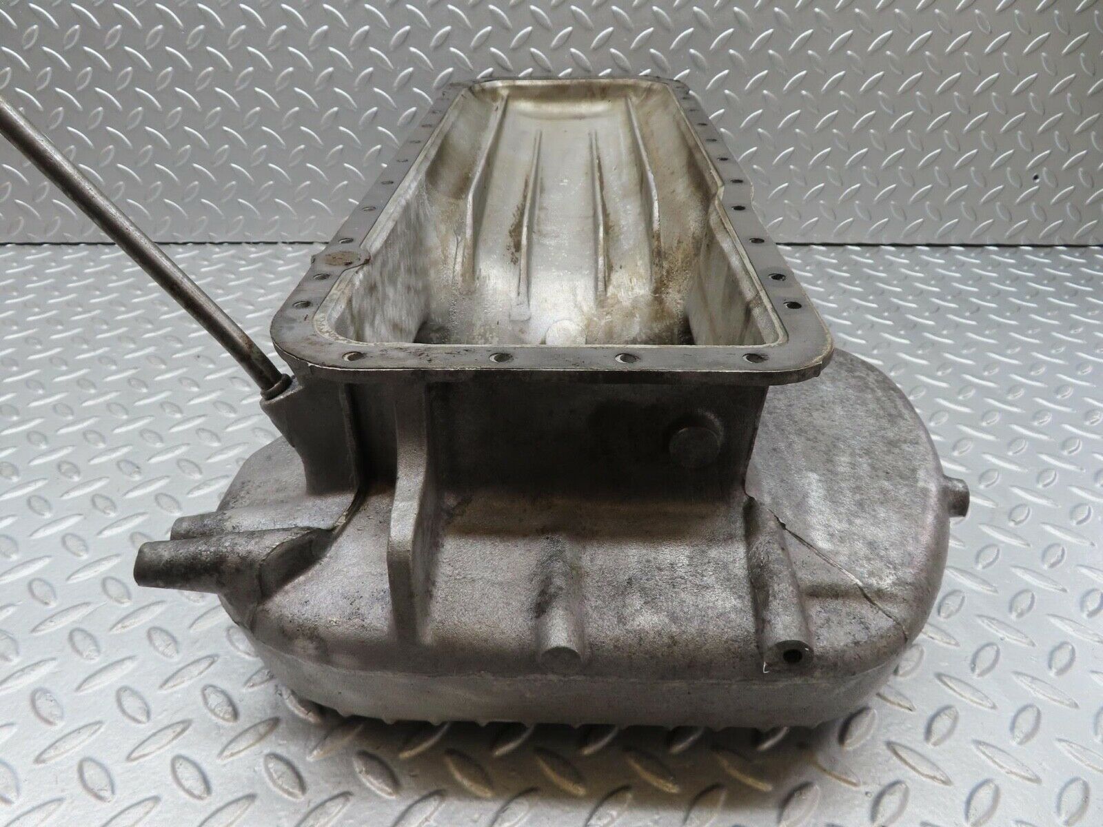 16528 Mercedes-Benz C107 350SLC Coupe Oil Pan Oil Sump 1160102913