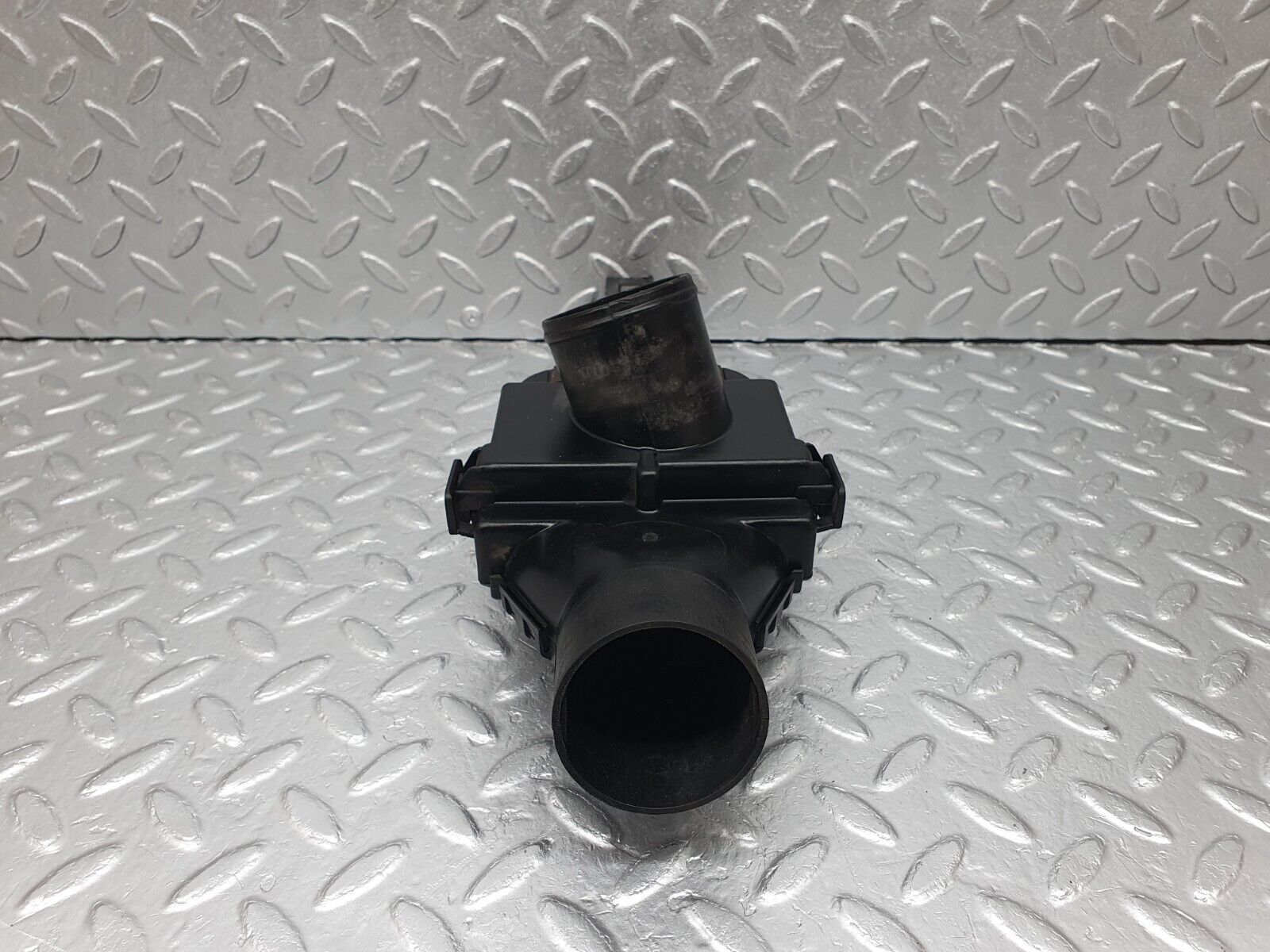 41541 Mercedes-Benz W124 200E Air Intake Pipe