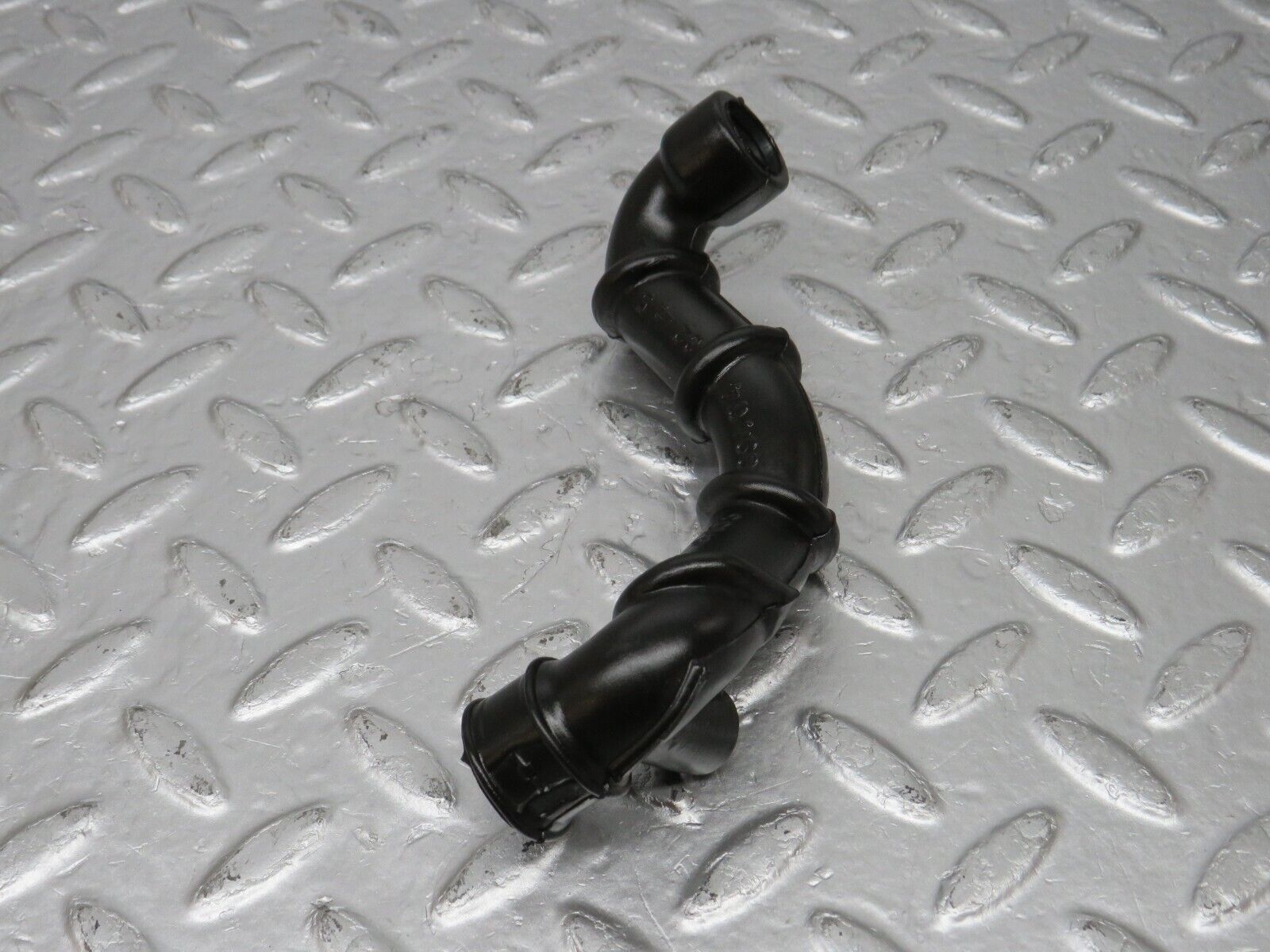 34203 Mercedes-Benz W124 260E Air Intake Pipe 1030940482