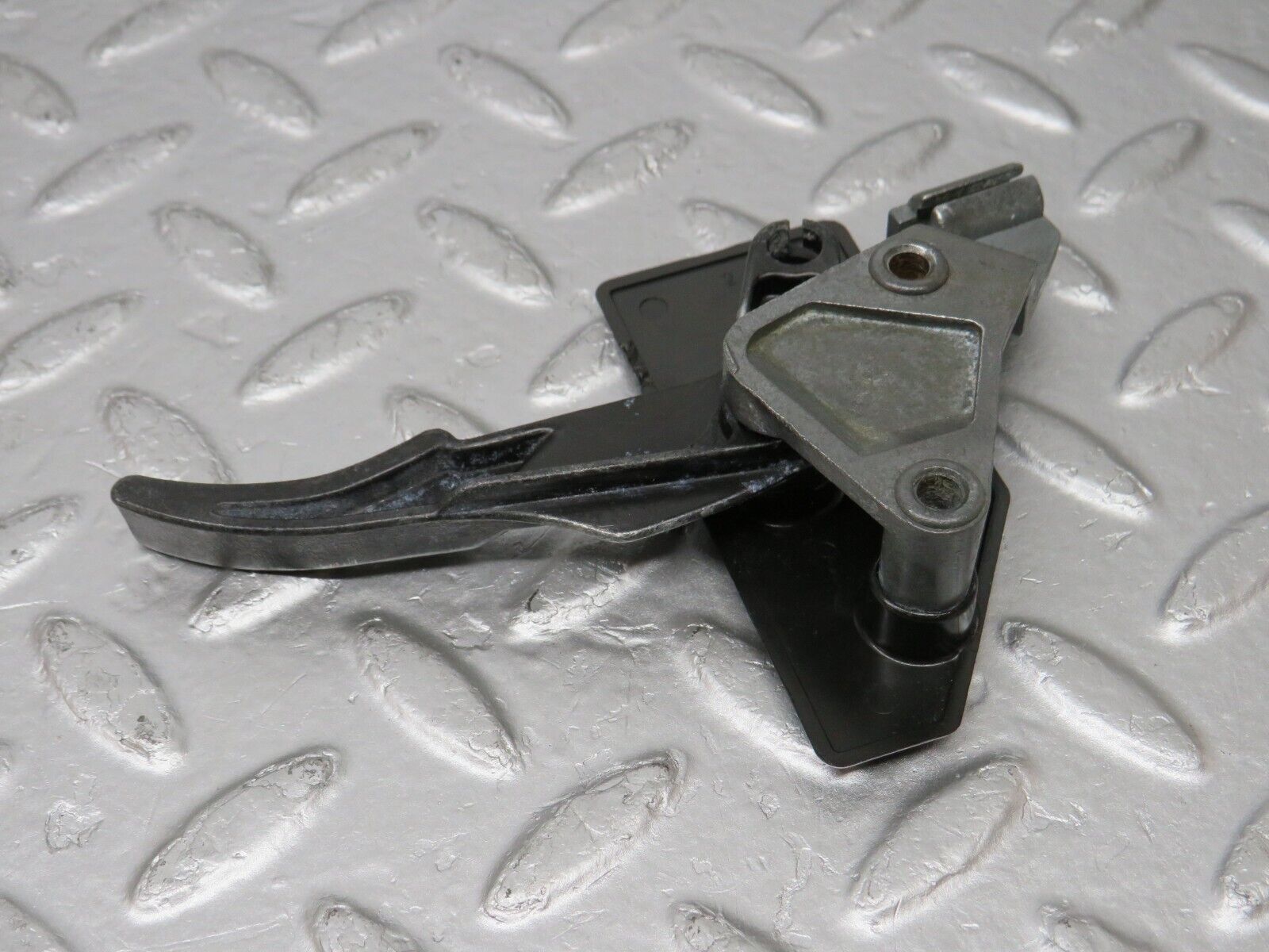 34417 Mercedes-Benz C126 380SEC Coupe Hood Opener Bonnet Opener