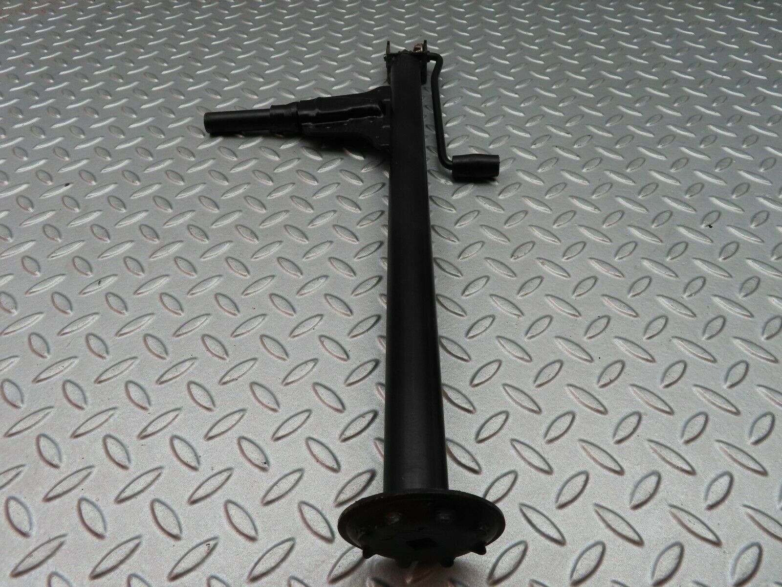 5674 Mercedes-Benz W123 200 Car Jack 1235830715