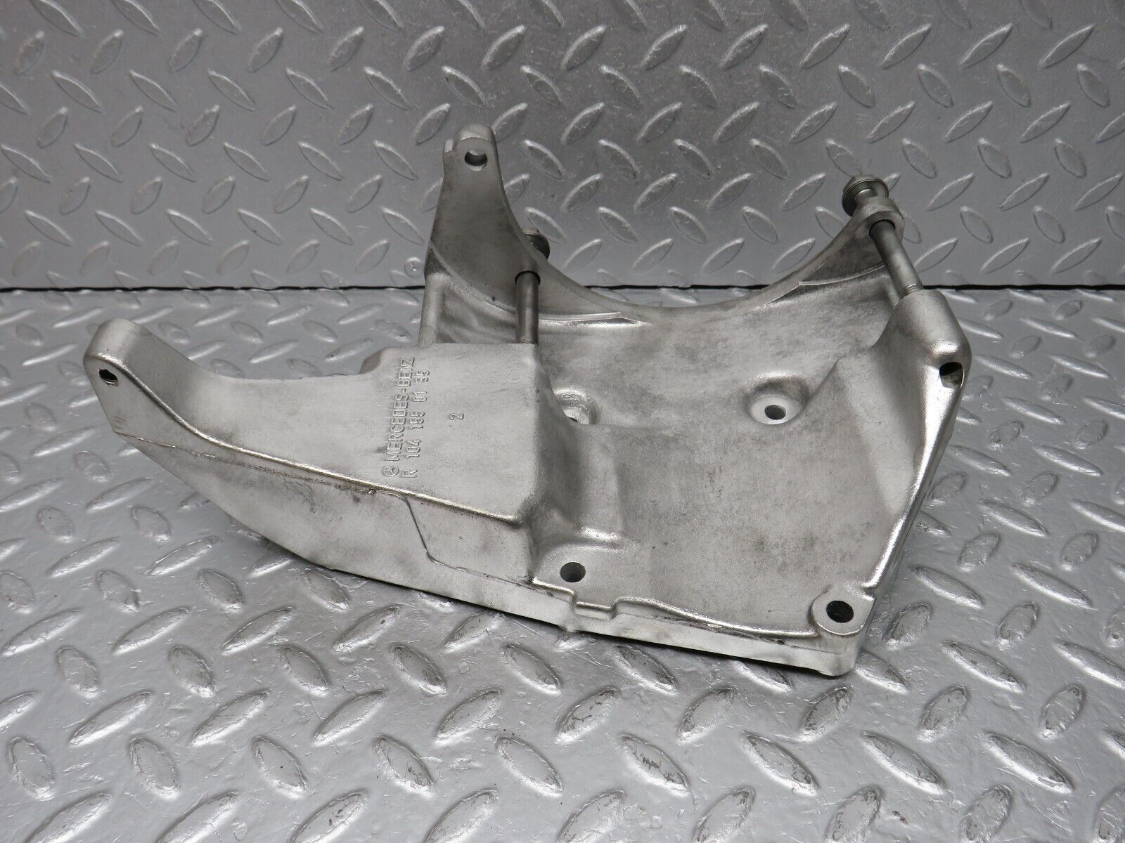 38625 Mercedes-Benz R129 280SL Coupe Alternator Generator Bracket 1041550135