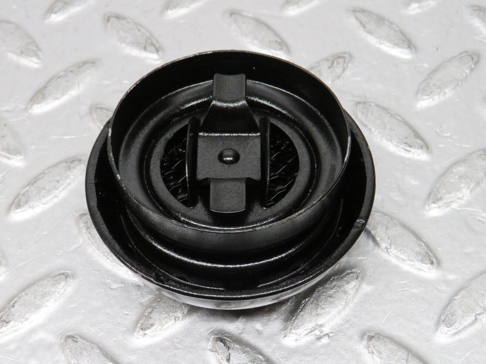 0266 Mercedes-Benz W120 Ponton Oil Filler Cap MANN