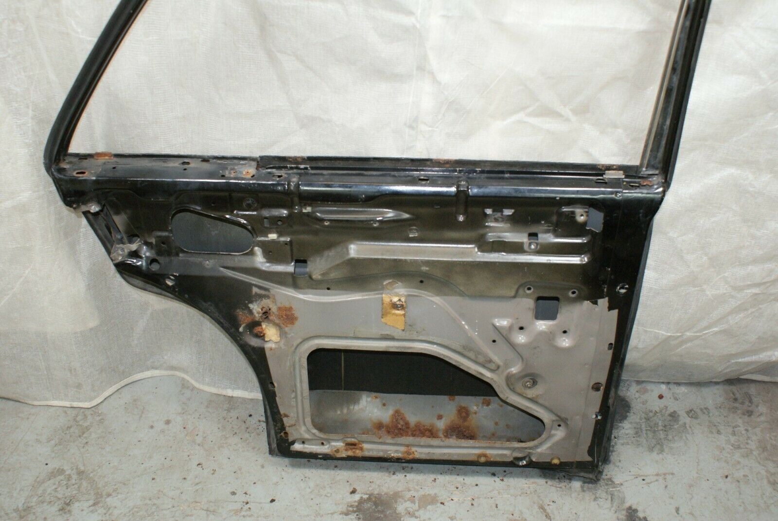 3241 Mercedes-Benz W115 220D Rear Left Door