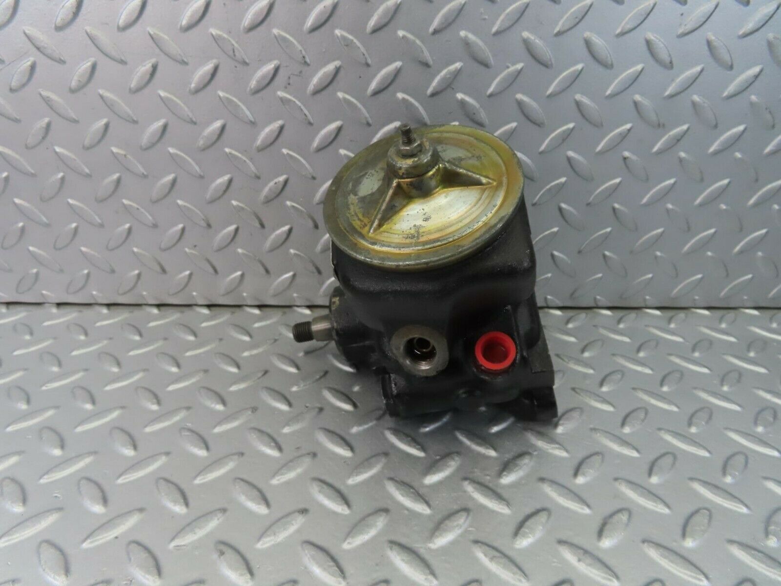 8910 Mercedes-Benz W116 Power Steering Pump 1164601780